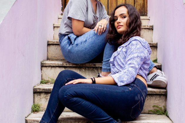 Here are some catchy blog post titles about women’s jeans, categorized by their angle: