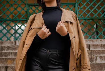 Here are some catchy blog post titles about women’s coats, categorized for different vibes: